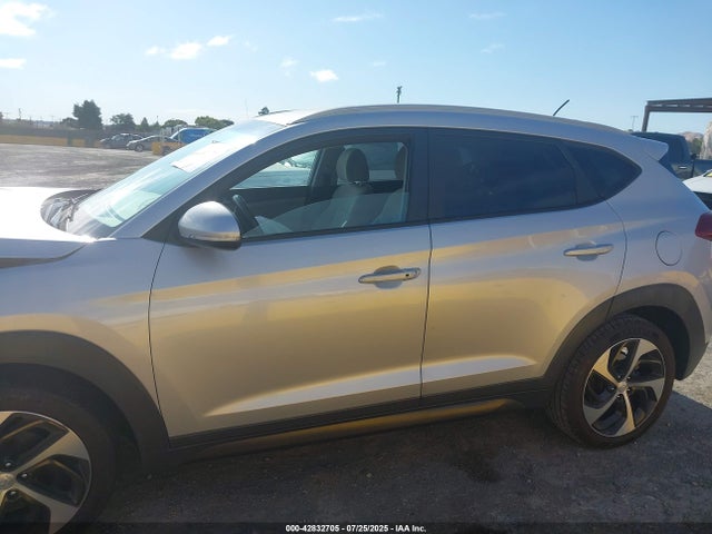 KM8J33A27GU128294 Hyundai 2016
