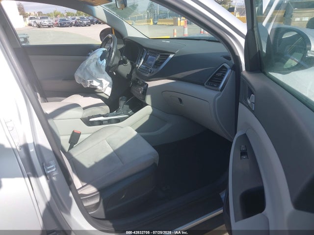 KM8J33A27GU128294 Hyundai 2016