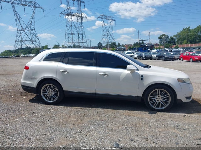 2LMHJ5AT0FBL02529 Lincoln 2015