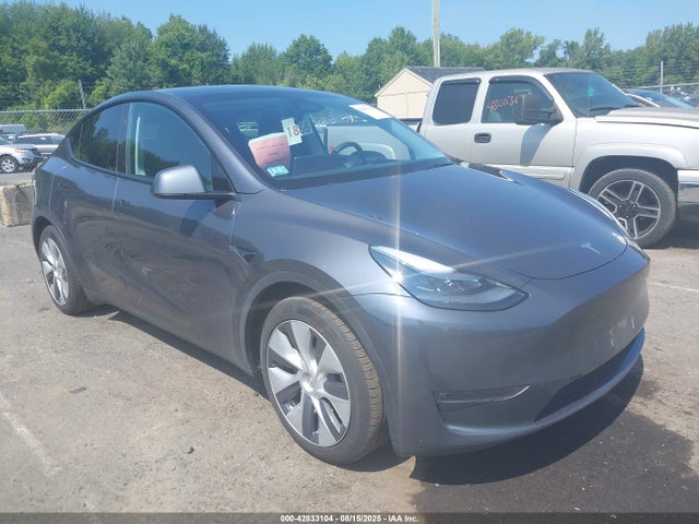 2023 TESLA MODEL Y 7SAYGAEE1PF924955 Photo 0