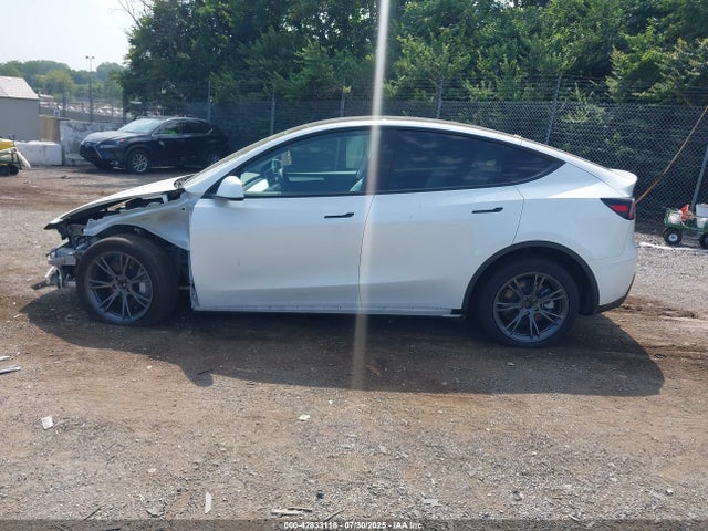 7SAYGDEE0SF261615 Tesla Model Y