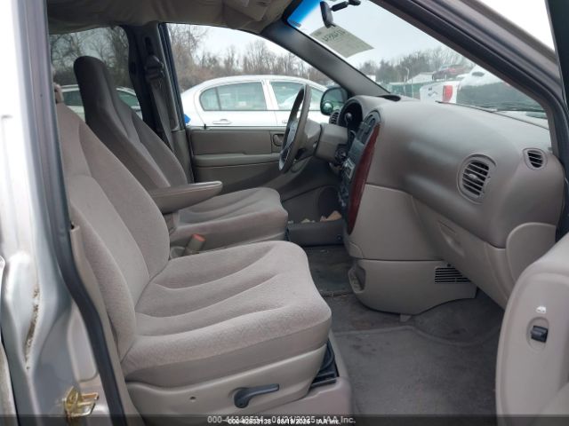 2003 CHRYSLER TOWN & COUNTRY 2C4GP44333R323619 Photo 4