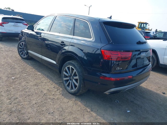 2017 AUDI Q7 WA1LAAF71HD007056 Photo 2