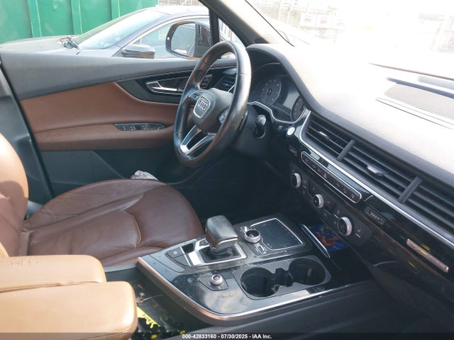 2017 AUDI Q7 WA1LAAF71HD007056 Photo 4