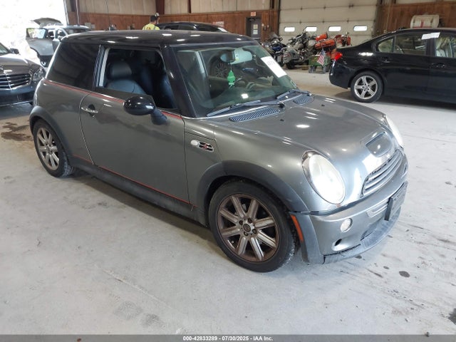 2005 MINI COOPER S WMWRE33545TL14576 Photo 0