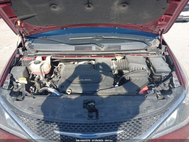 Chrysler Pacifica 2018 2C4RC1EG3JR218032 Image 10