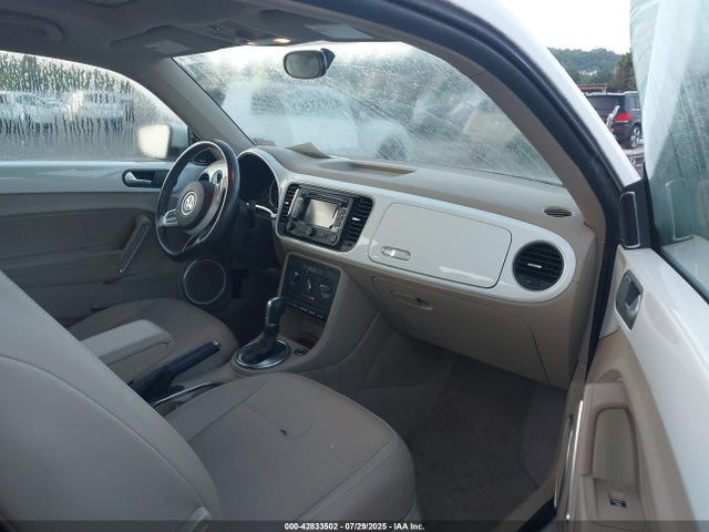 3VWJ17ATXFM637077 Volkswagen 2015