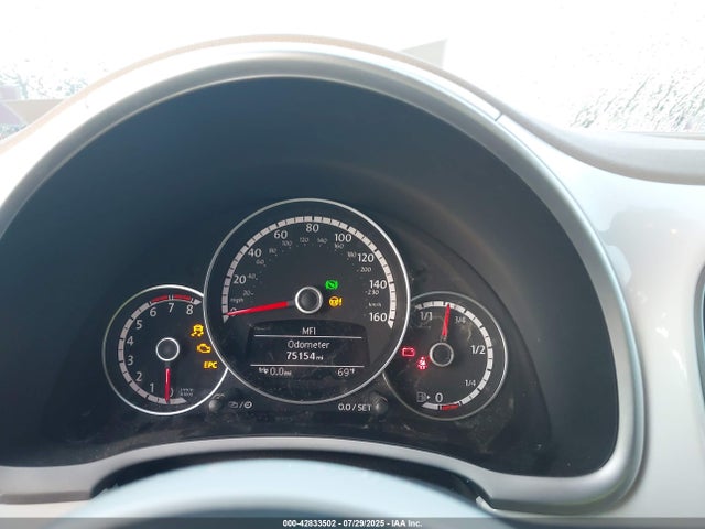 3VWJ17ATXFM637077 Volkswagen 2015