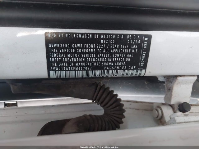 3VWJ17ATXFM637077 Volkswagen 2015