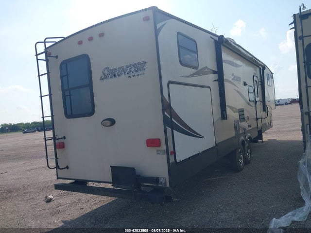4YDF32421E1532722 Keystone keystone