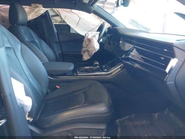 2019 AUDI Q8 WA1AVAF13KD017408 Photo 4