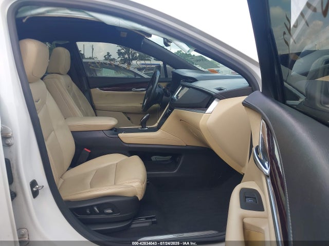 2017 CADILLAC XT5 1GYKNDRS8HZ222308 Photo 4