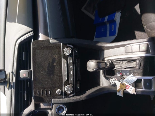 Honda l15b7 2020 19XFC1F37LE216030 Image 11