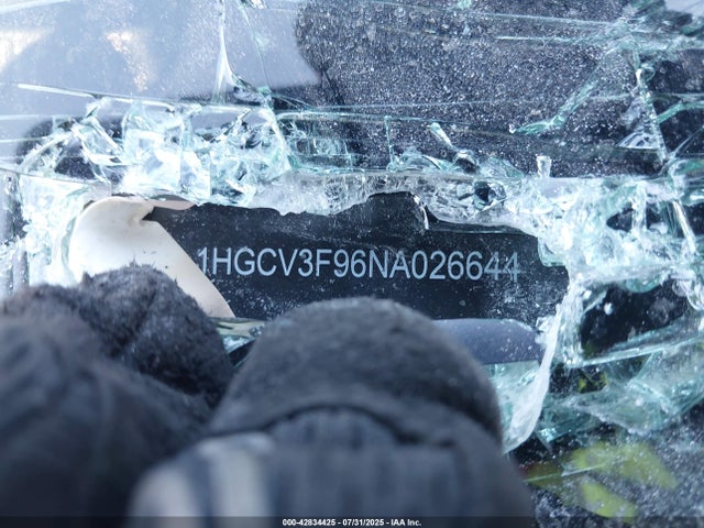 1HGCV3F96NA026644 Honda lfb2