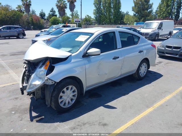 Nissan Versa 1.6 S 2018 3N1CN7AP6JL823610 Image 2
