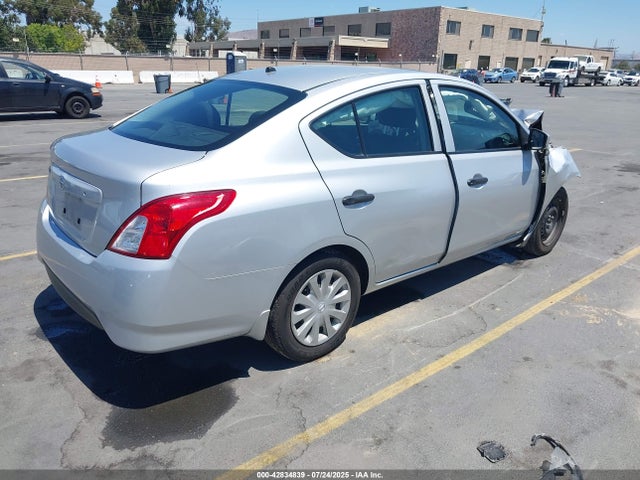 Nissan Versa 1.6 S 2018 3N1CN7AP6JL823610 Image 4