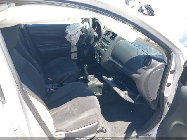 Nissan Versa 1.6 S 2018 3N1CN7AP6JL823610 Image 5