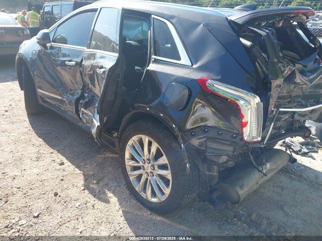 2017 CADILLAC XT5 1GYKNFRS4HZ227159 Photo 2