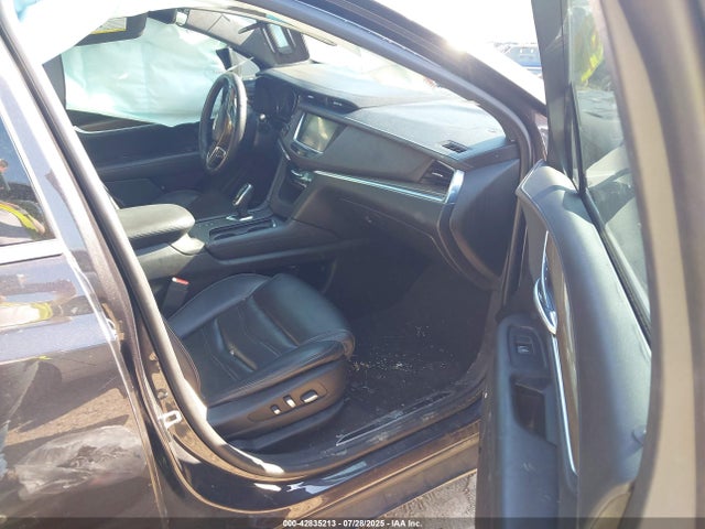2017 CADILLAC XT5 1GYKNFRS4HZ227159 Photo 4