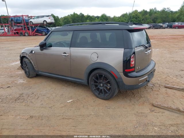 2011 MINI COOPER CLUBMAN WMWZF3C52BT188677 Photo 2