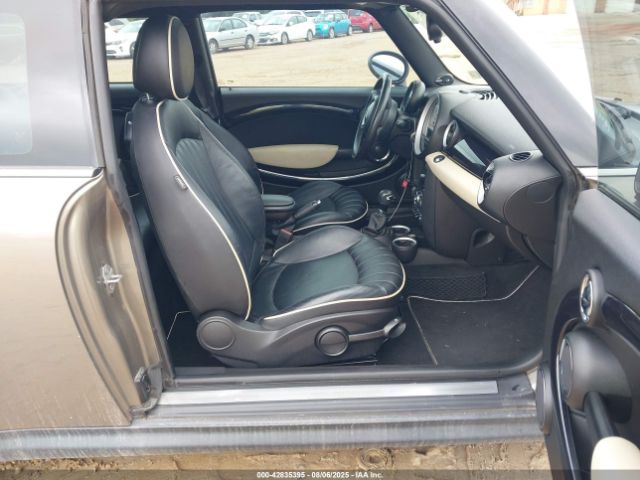 2011 MINI COOPER CLUBMAN WMWZF3C52BT188677 Photo 4