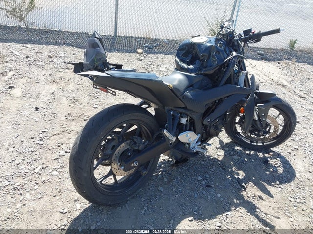 MH3RH18Y6MK006963 Yamaha Yzfr3 A