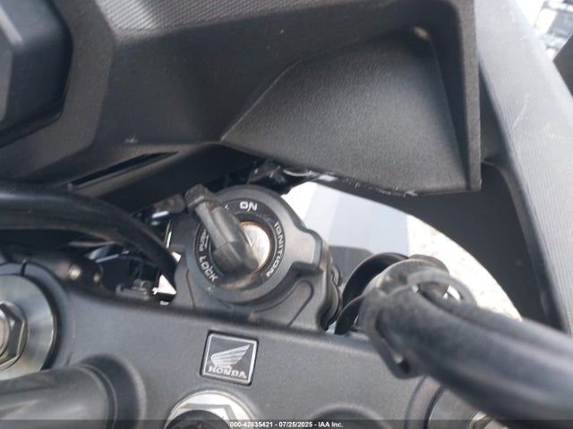 JH2RD1617RK103460 Honda Rd16e-5000001
