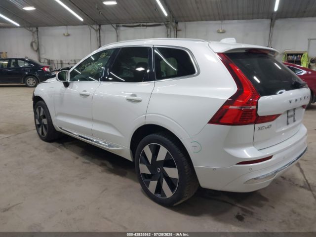 2023 VOLVO XC60 RECHARGE PLUG-IN HYBRID YV4H60DN4P1301007 Photo 2