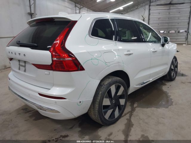 2023 VOLVO XC60 RECHARGE PLUG-IN HYBRID YV4H60DN4P1301007 Photo 3