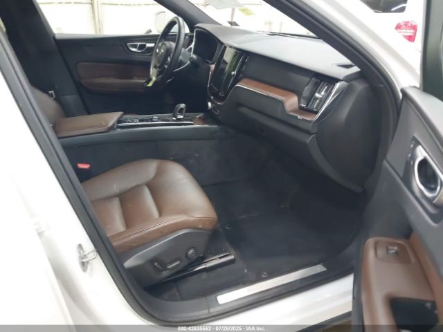 2023 VOLVO XC60 RECHARGE PLUG-IN HYBRID YV4H60DN4P1301007 Photo 4