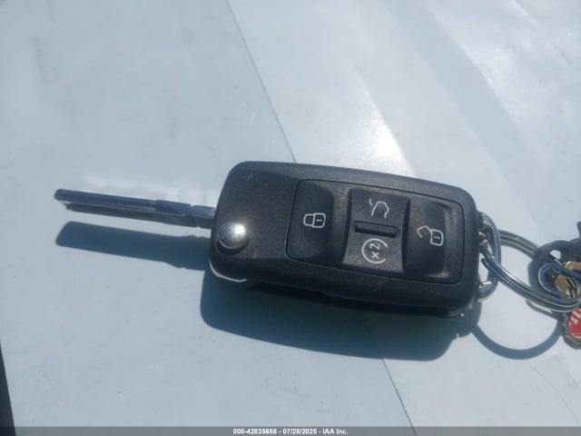 1VWCN7A38EC029734 Volkswagen 2014