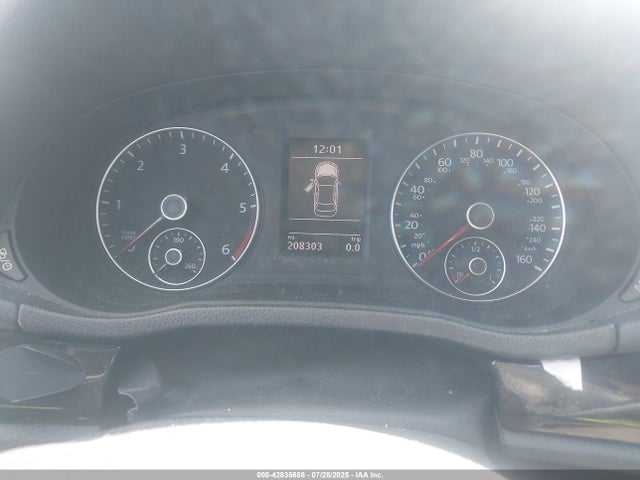 1VWCN7A38EC029734 Volkswagen 2014