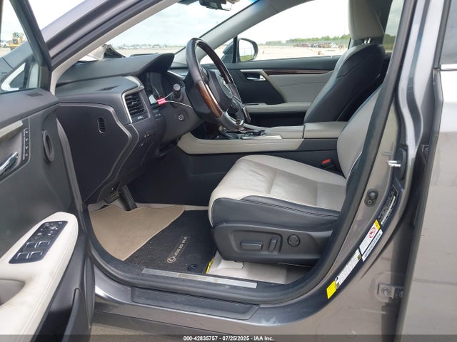 Lexus 2017 2017 2T2ZZMCA6HC040492 Image 5