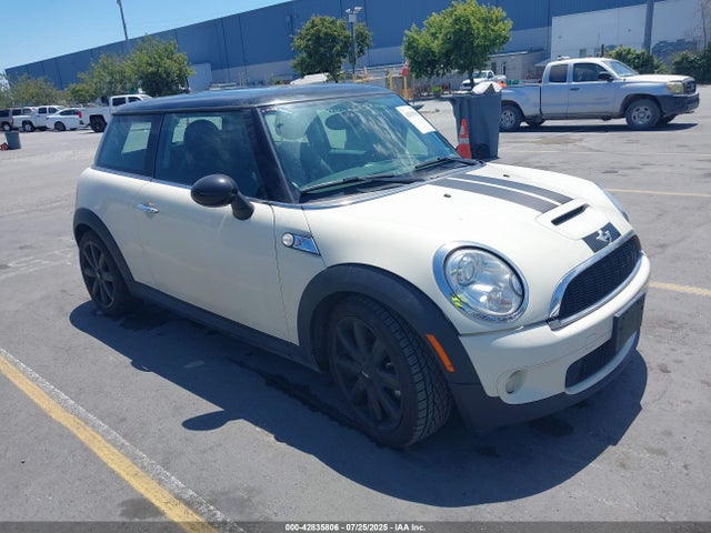 2010 MINI COOPER S WMWMF7C52ATZ70204 Photo 0