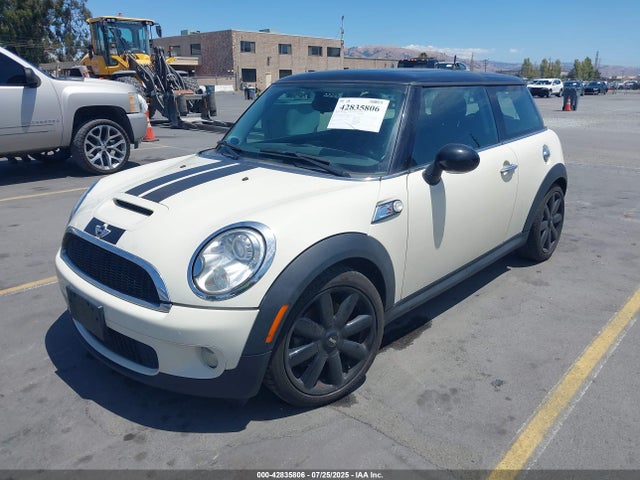 2010 MINI COOPER S WMWMF7C52ATZ70204 Photo 1