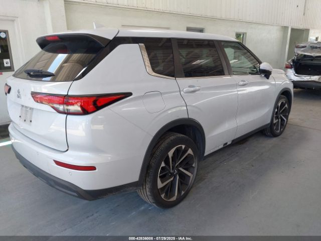 2022 MITSUBISHI OUTLANDER JA4J3TA81NZ003326 Photo 3