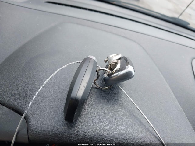 MAJ6S3GL9KC293023 Ford 2019