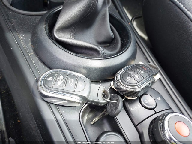 2018 MINI COUNTRYMAN WMZYT5C35J3D82204 Photo 10