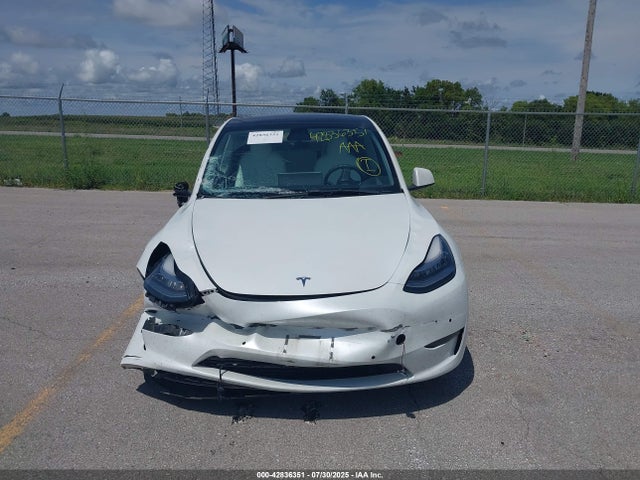 7SAYGDEE5NF317715 Tesla Model Y