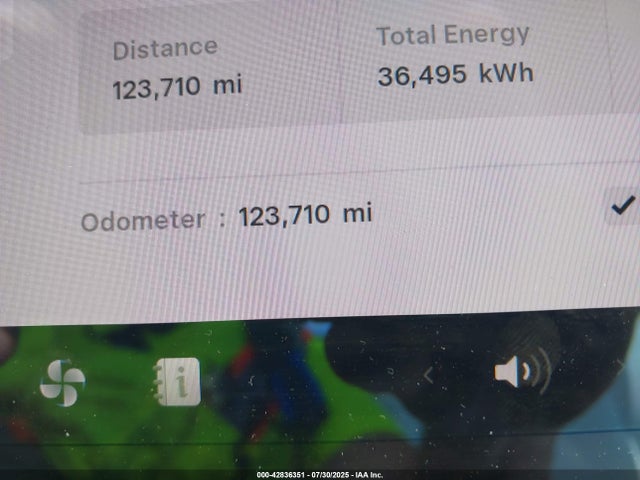 7SAYGDEE5NF317715 Tesla Model Y