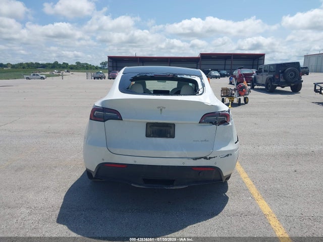 7SAYGDEE5NF317715 Tesla Model Y