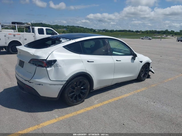 2022 TESLA MODEL Y 7SAYGDEE5NF317715 Photo 3