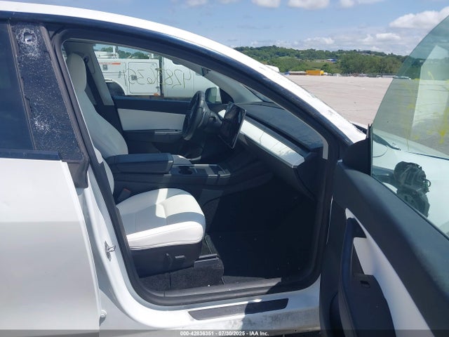 2022 TESLA MODEL Y 7SAYGDEE5NF317715 Photo 4