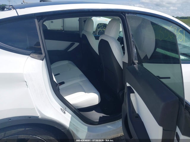 2022 TESLA MODEL Y 7SAYGDEE5NF317715 Photo 7