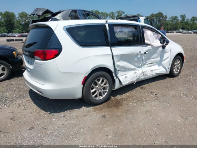 2024 CHRYSLER VOYAGER 2C4RC1CG8RR146825 Photo 3