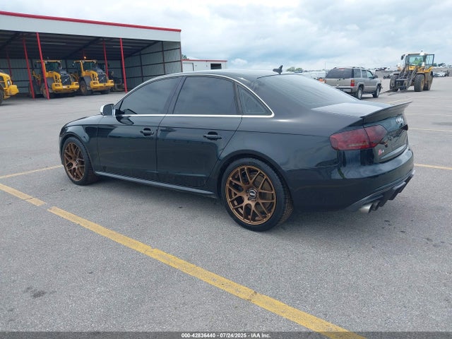2010 AUDI S4 WAUMGAFL1AA065842 Photo 2