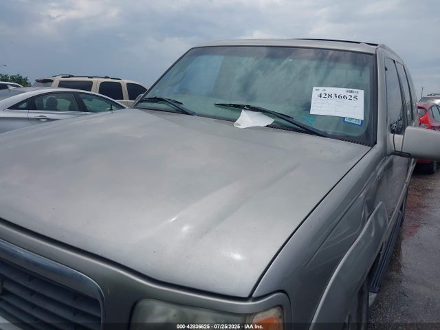 2000 CADILLAC ESCALADE 1GYEK63RXYR210393 Photo 1