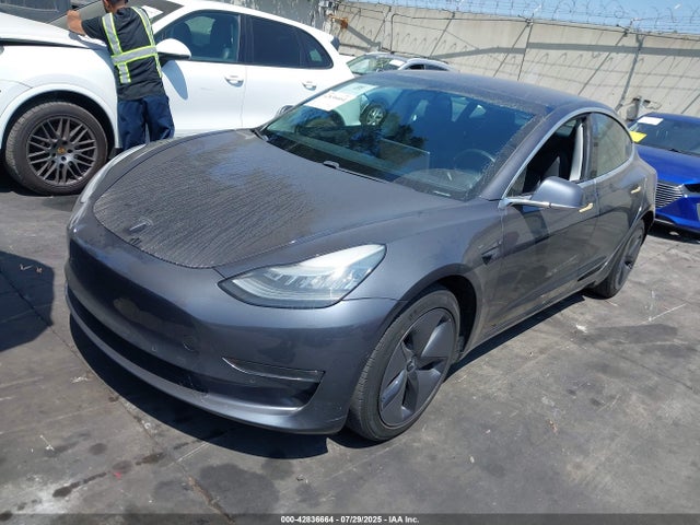 Tesla 2019 2019 5YJ3E1EA5KF325480 Image 2