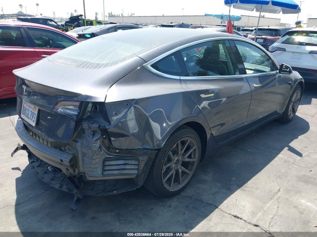 Tesla 2019 2019 5YJ3E1EA5KF325480 Image 4