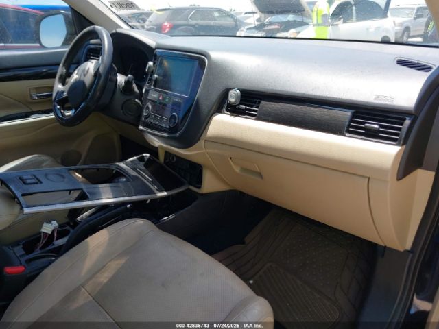 2017 MITSUBISHI OUTLANDER JA4AD3A38HZ035518 Photo 4